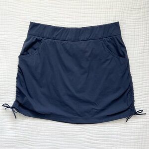 Columbia navy blue athletic skort -Size Large -Drawstrings on each side -POCKETS
